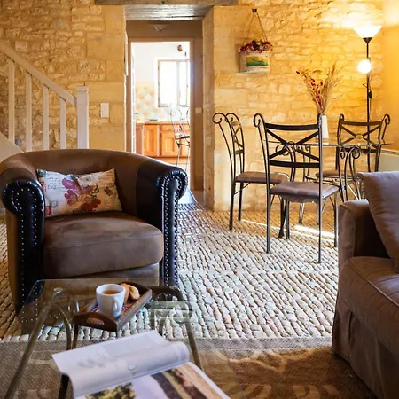 En Pierre 4 Pers Avec Piscine *